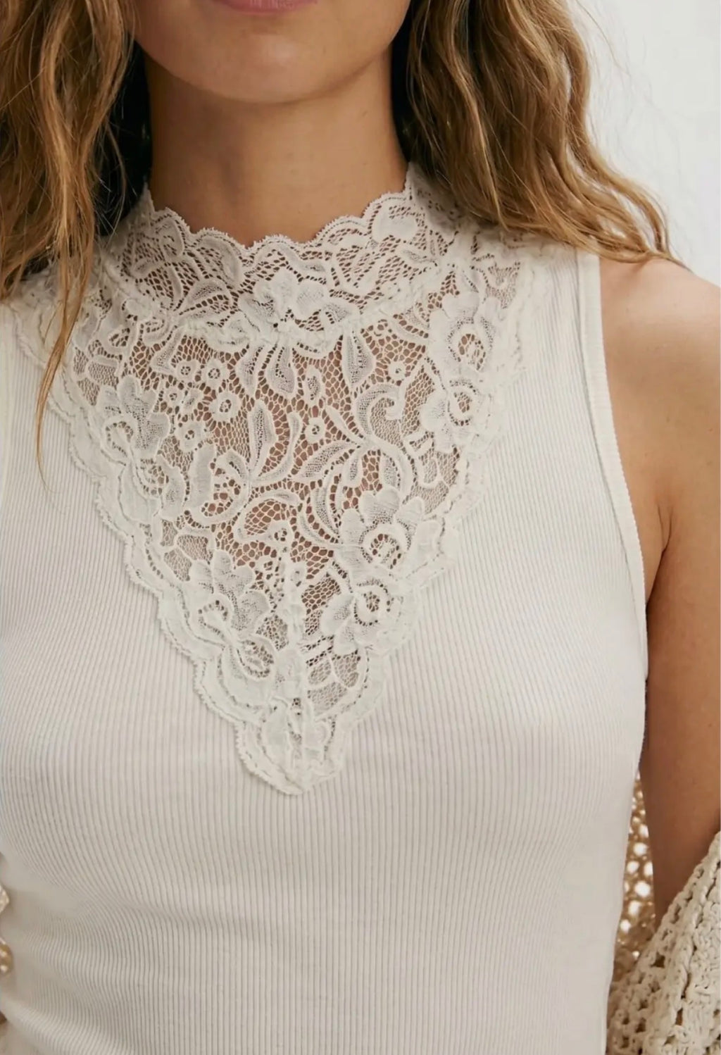 Lace detail tank top