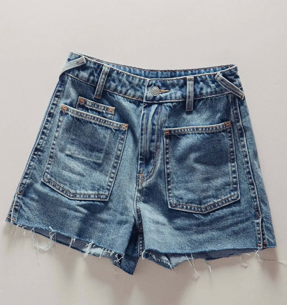 Pocket detail shorts