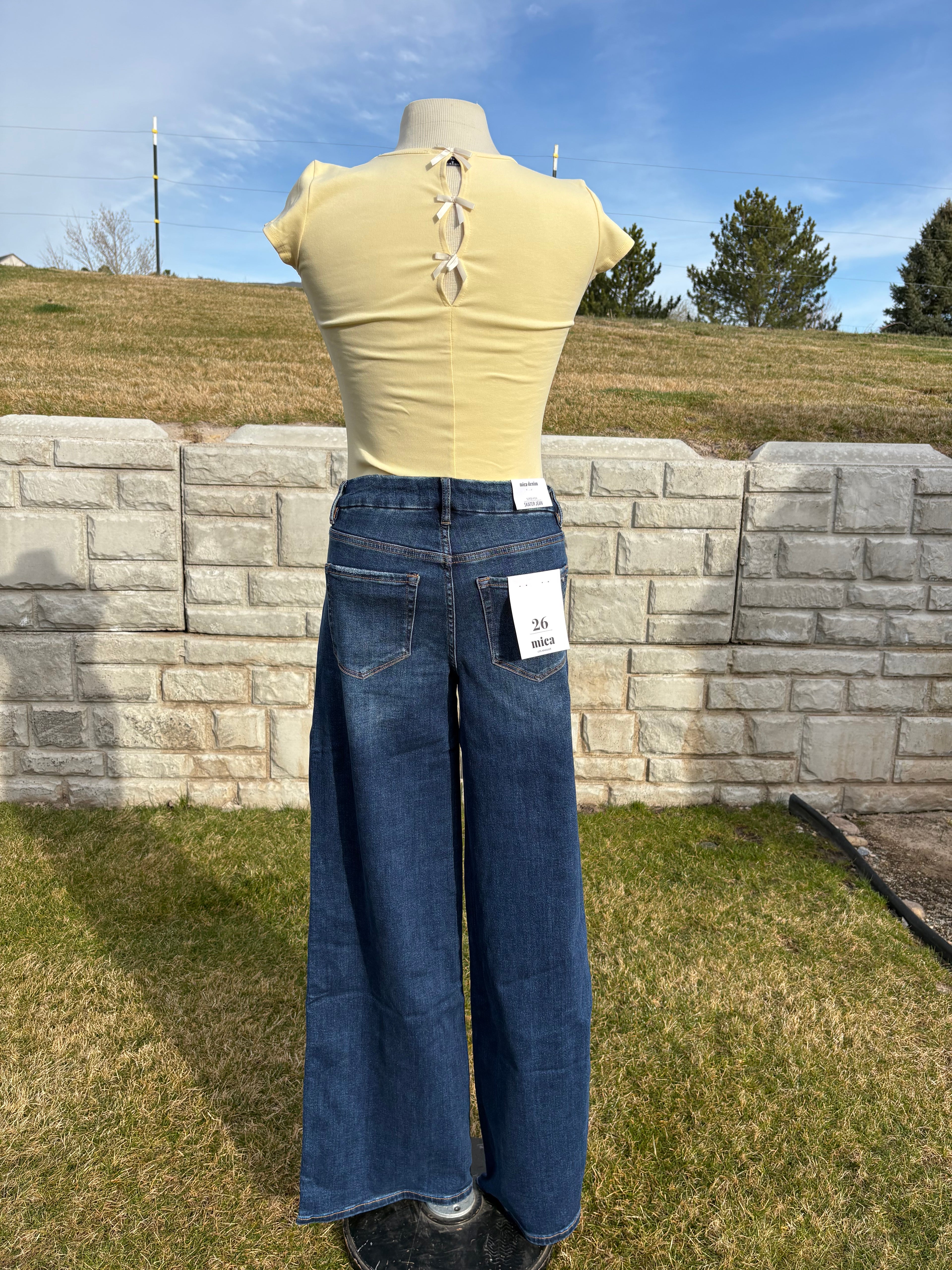 SUPER HIGH RISE SKATER JEAN