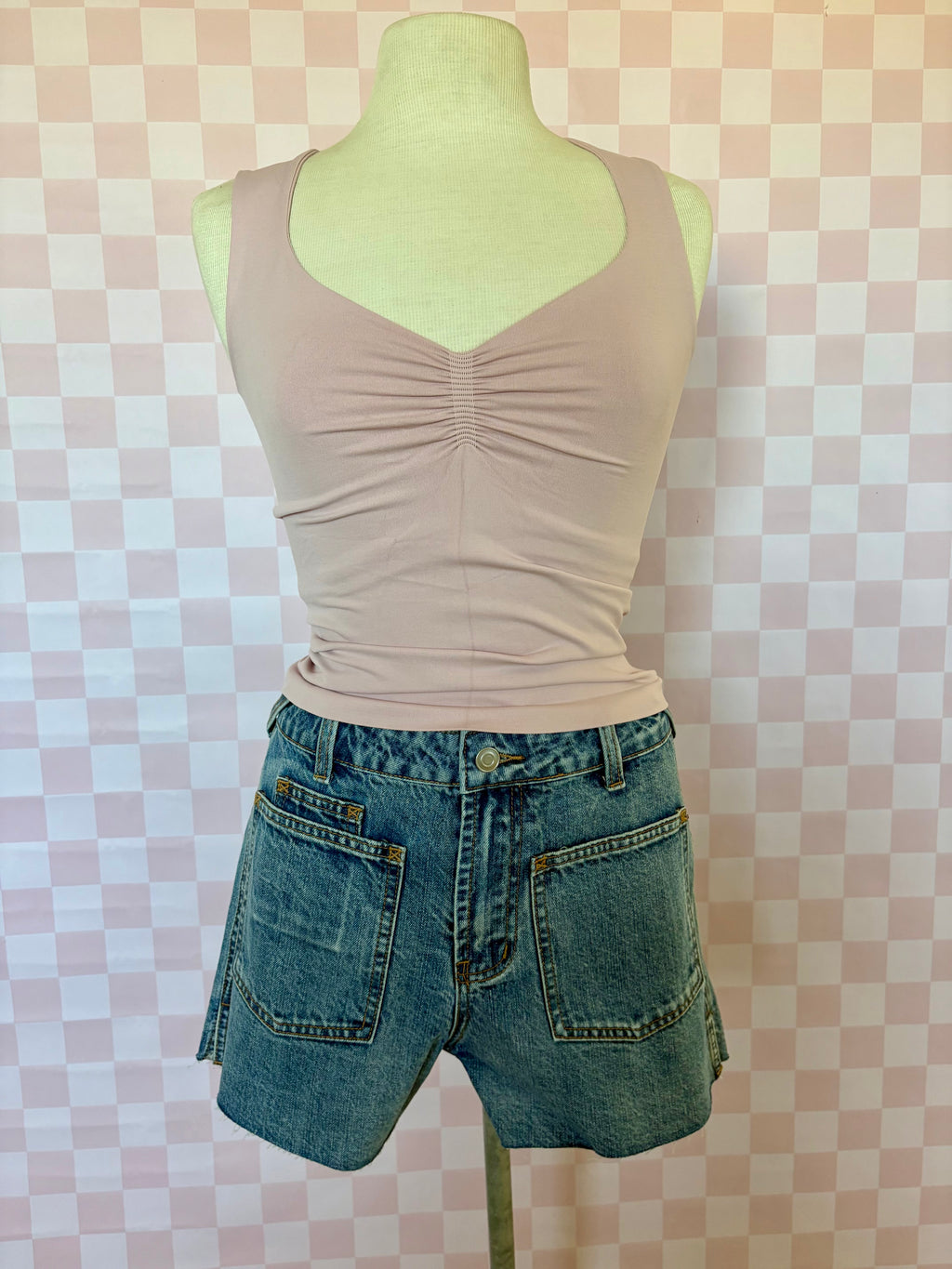 Pocket detail shorts