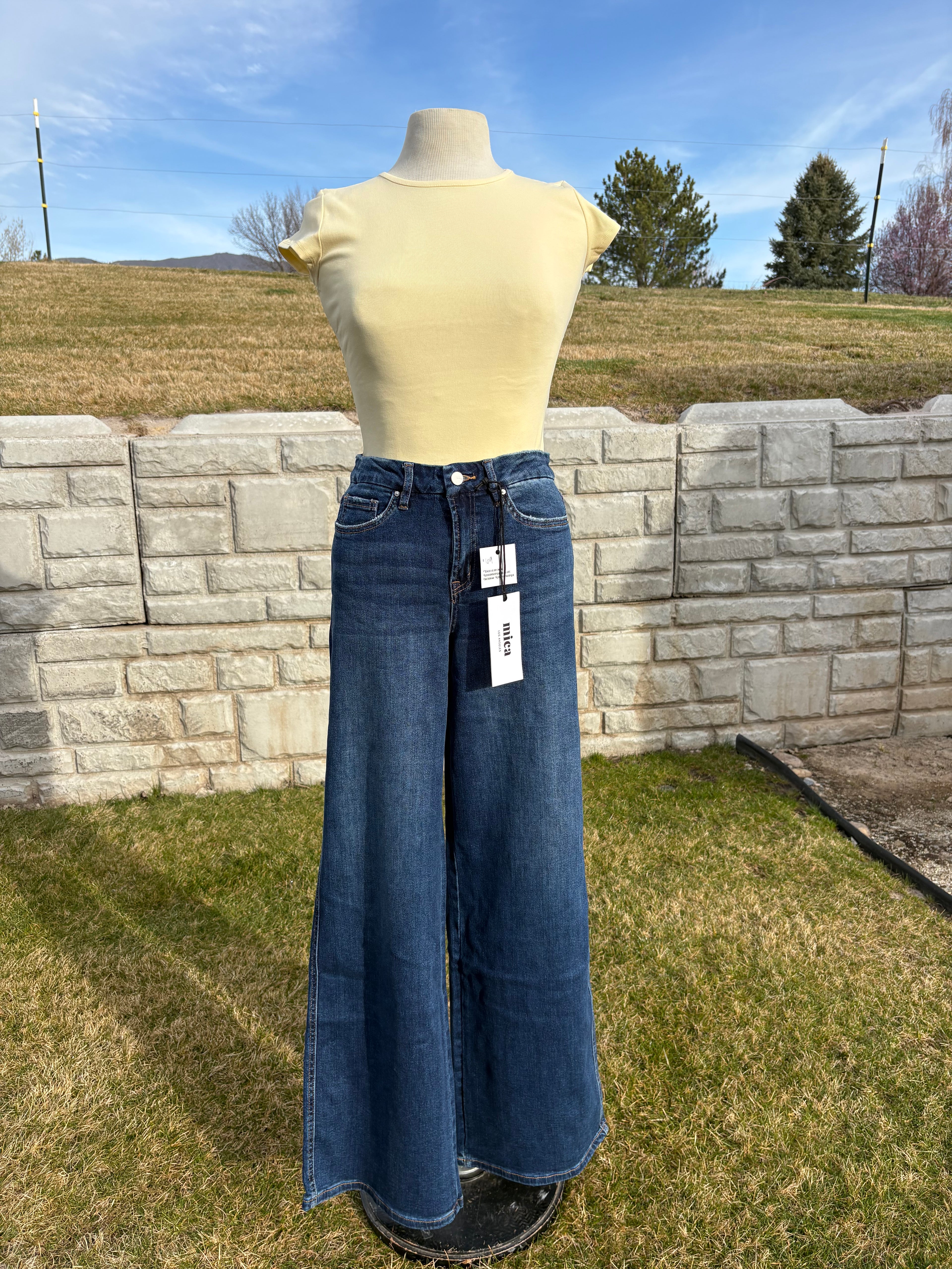 SUPER HIGH RISE SKATER JEAN
