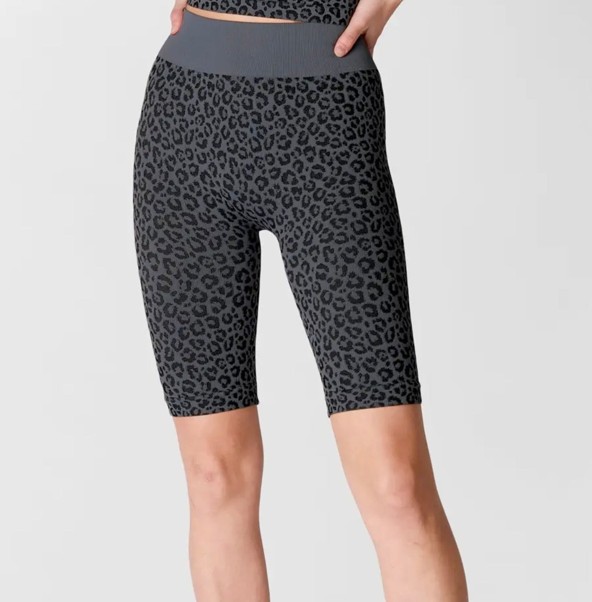 Leopard biker shorts